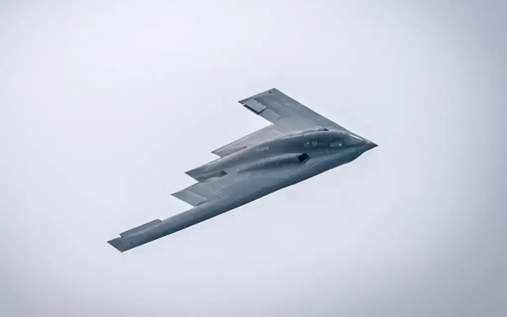 Bombardero B2